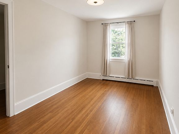 3rd image of 28 Emmett Ave