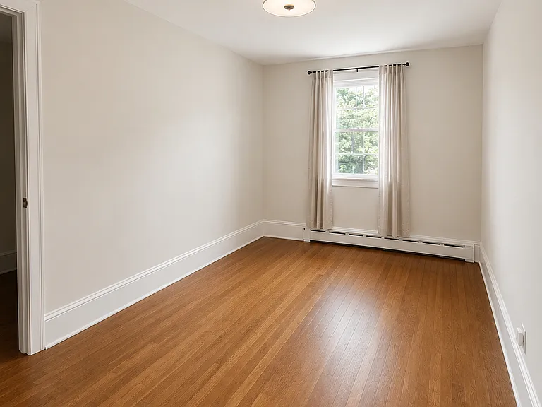 28 Emmett Ave — Photo 3