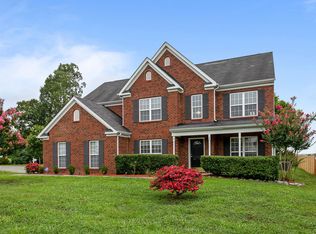 7001 Cannonade Ct, Spring Hill, TN 37174