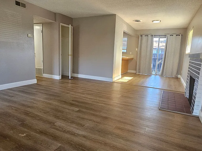 5901 S Land Park Dr — Photo 22