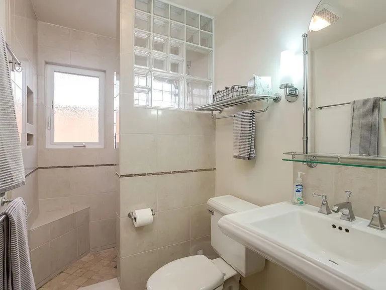 1176 Koch Ln — Photo 10