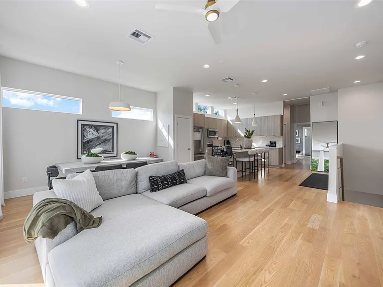 5310 Suez St — Photo 12