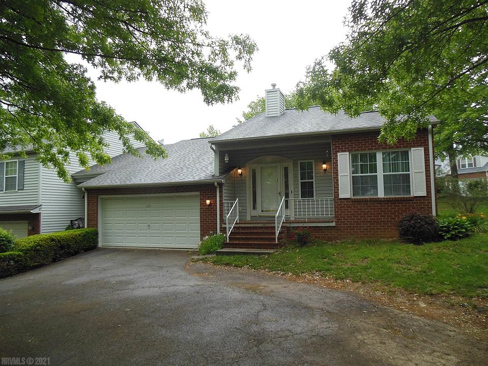 1st image of 225 Silver Leaf Dr