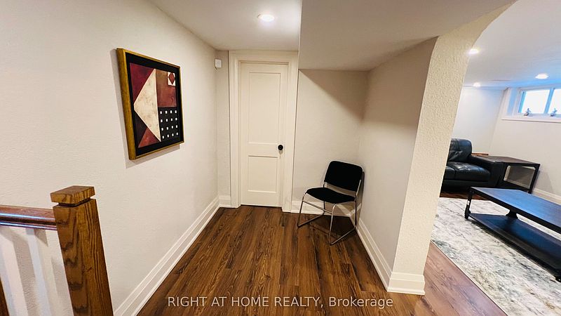 Toronto House for rent - 4 Bedrooms — photo 37