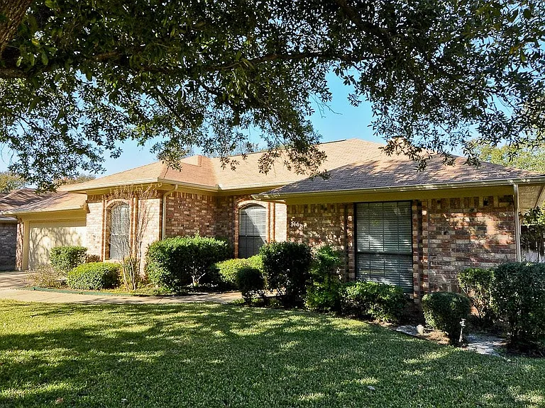 316 Bremen Dr — Photo 25