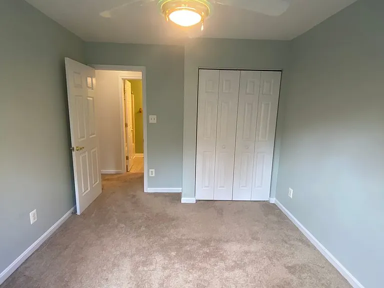 203 Glen View Ter — Photo 11