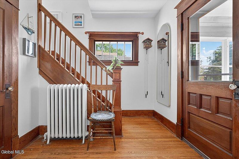 5th image of 643 Delaware Avenue