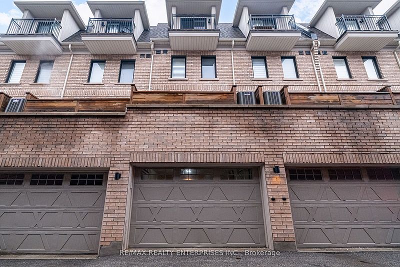 Oakville Townhouse for rent - 3 Bedrooms — photo 33