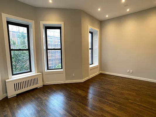 Rented by Tourma Realty LLC | media 16