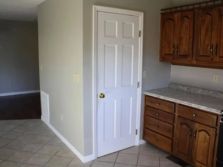 414 Levi Ct — Photo 16