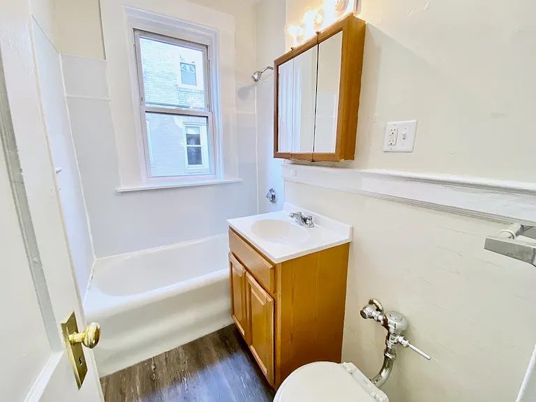 58 Queensberry St #12A — Photo 9