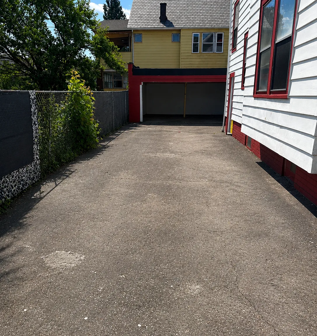 3 bed, 1250 sqft, $1,460 — Photo 3