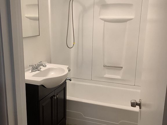 4th image of 155 Hill Dr