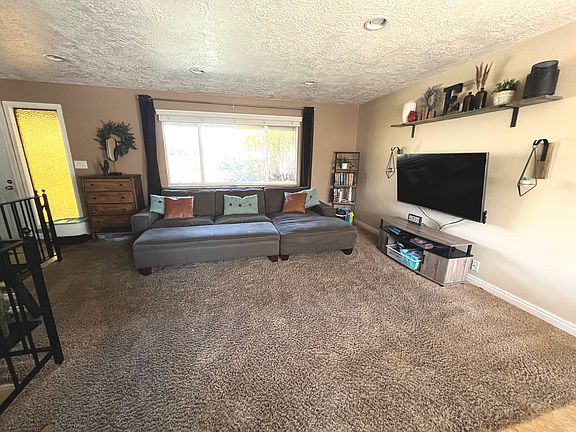 3rd image of 303 E Elmwood Dr