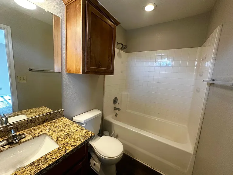 2527 Pascal Ct — Photo 17