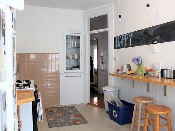 3rd image of 22 Isabella St #2