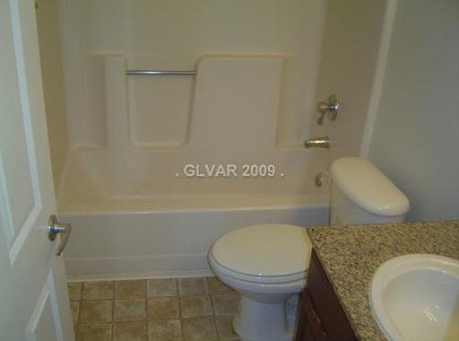 3rd image of 5158 S Jones Blvd Unit 108