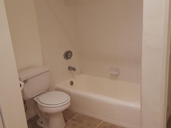 5th image of 1225 Washington Ave APT 4