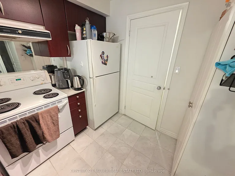 801 Bay St #202 — Photo 7