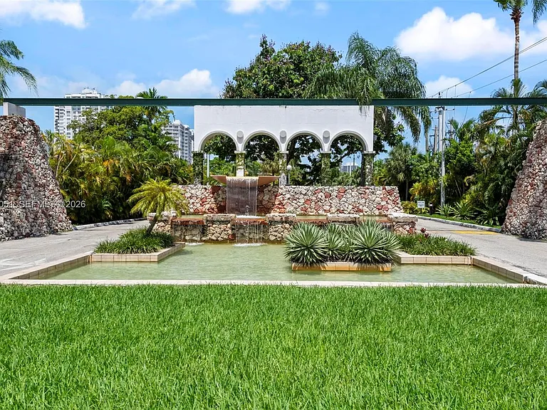 18061 Biscayne Blvd #303 — Photo 2