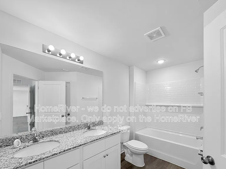 4748 NW 39th Pl — Photo 13