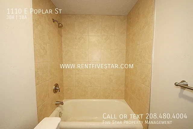 1110 E Poplar St — Photo 9
