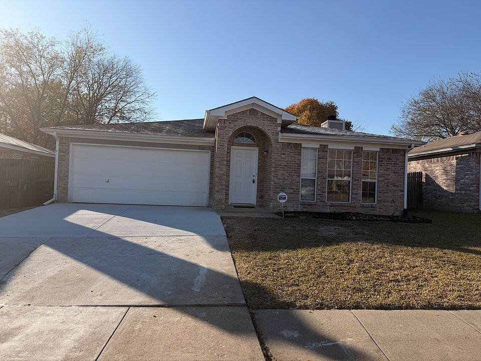 1st image of 322 Moss Hill Dr