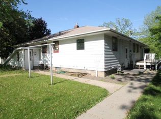 411 N 4th Ave E, Melrose, MN 56352