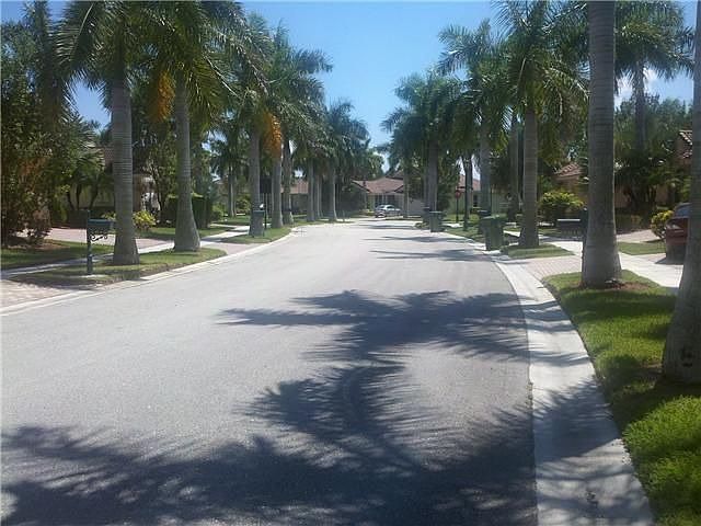 2nd image of 1826 Mariners Ln