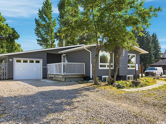 2nd image of 607 Lenore Drive