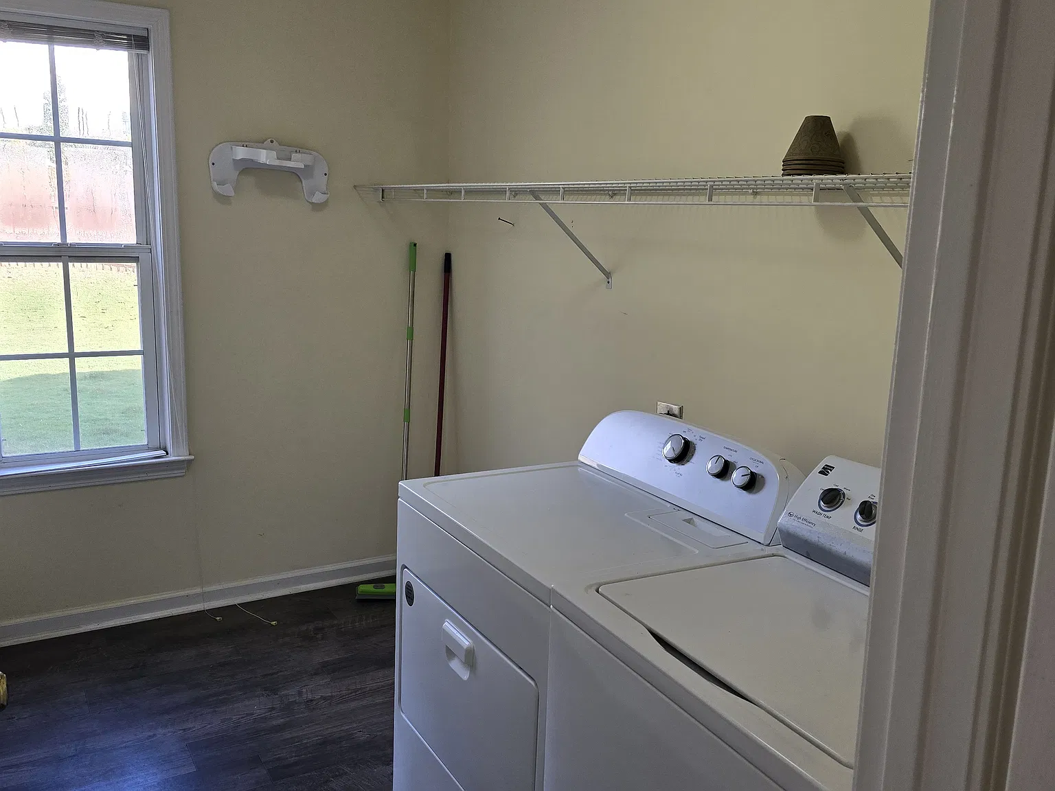 3 bed, 2.5 bath, 1916 sqft, $2,300 — Photo 4