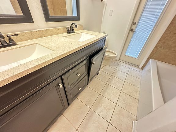 5th image of 11310 Linbanks Pl