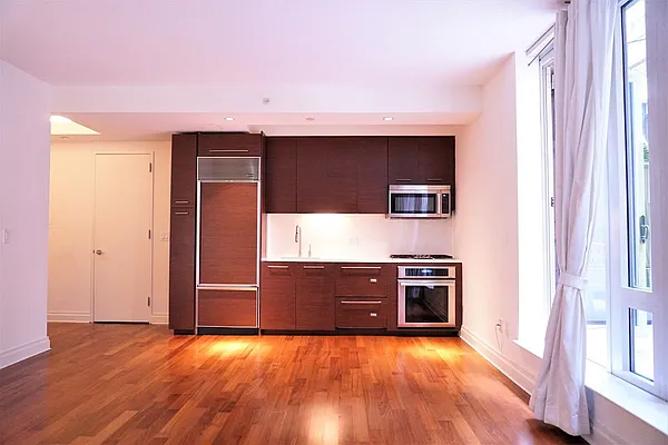 Rented by Renetta Real Estate | media 9