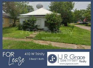 410 W Trinity St, Groesbeck, TX 76642