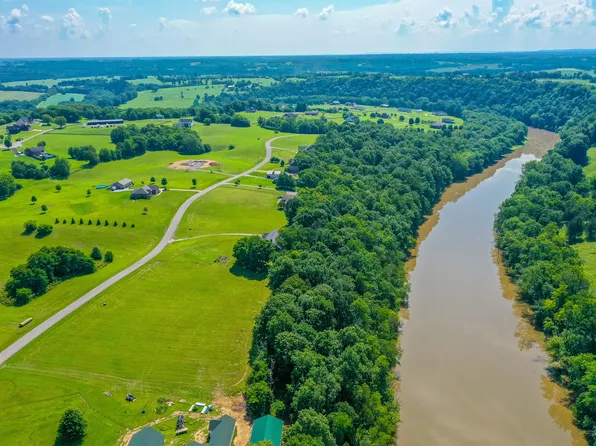 27 Lakeside Dr, Lancaster, KY 40444