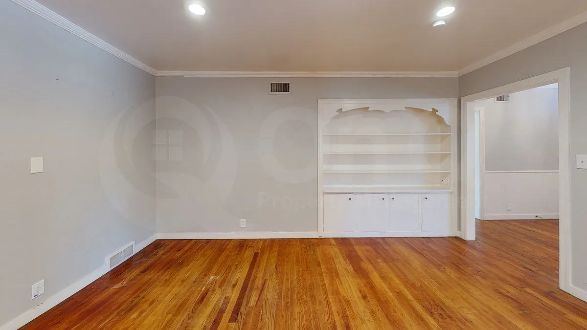 3 bed, 2.0 bath, 2003 sqft, $2,300 — Photo 4