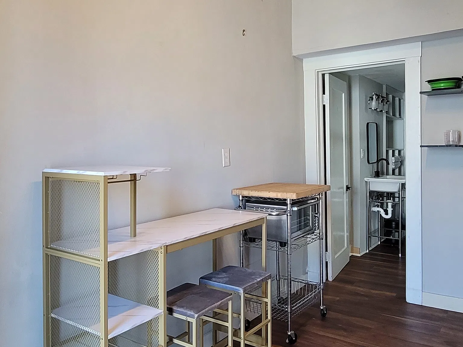 1 bed, 450 sqft, $1,400 — Photo 4