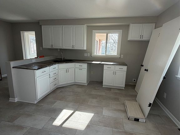 4th image of 4801 Walnut Dr