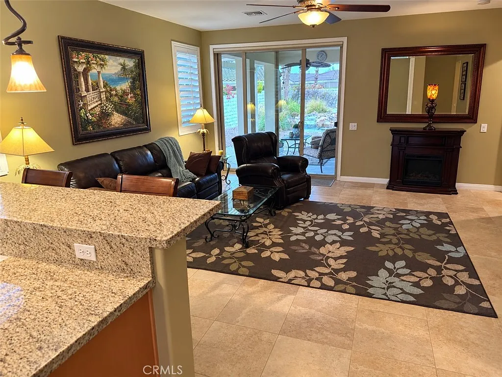 2 bed, 1571 sqft, $4,500 — Photo 2