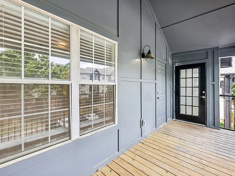 Wesley St. Claire Apartments at Lawrenceville — Photo 15