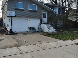 705 Yates Ave, Romeoville, IL 60446