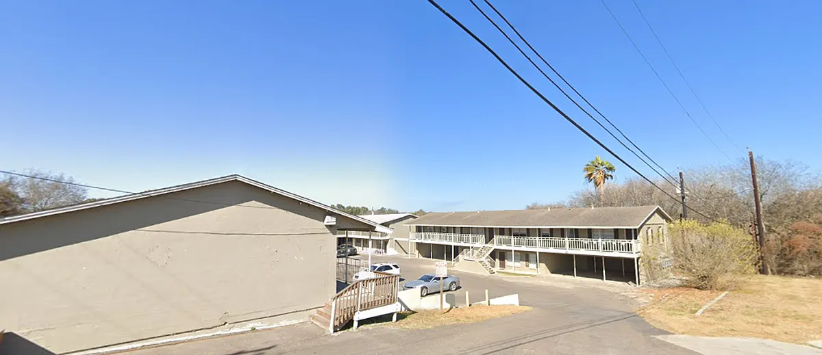 Building Photo - 9850 La Branch Dr