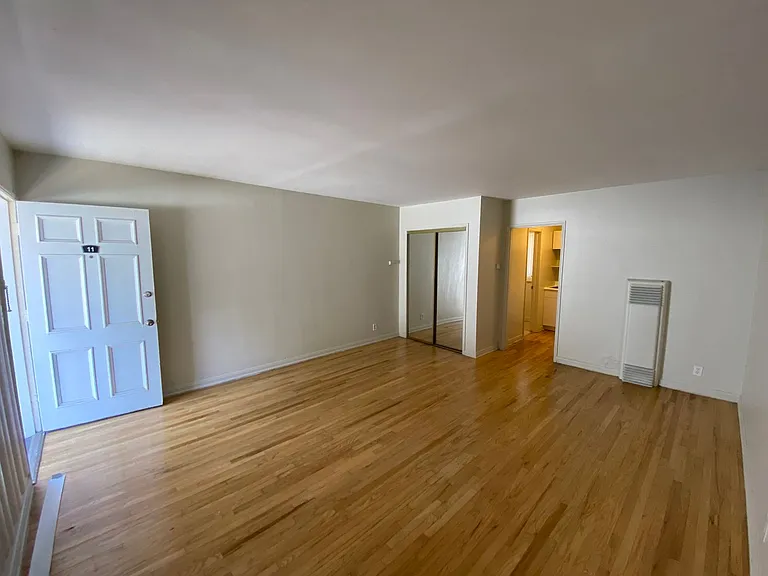 478 Landfair Ave — Photo 12