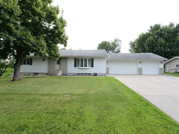 404 Ash Dr, Wahpeton, ND 58061