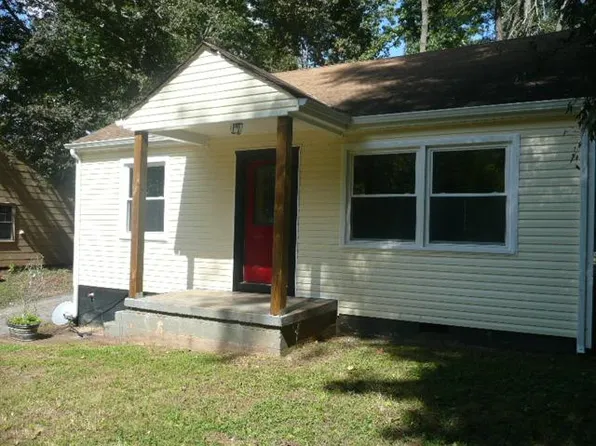 707 Woodlawn Dr, Clarksville, TN 37040