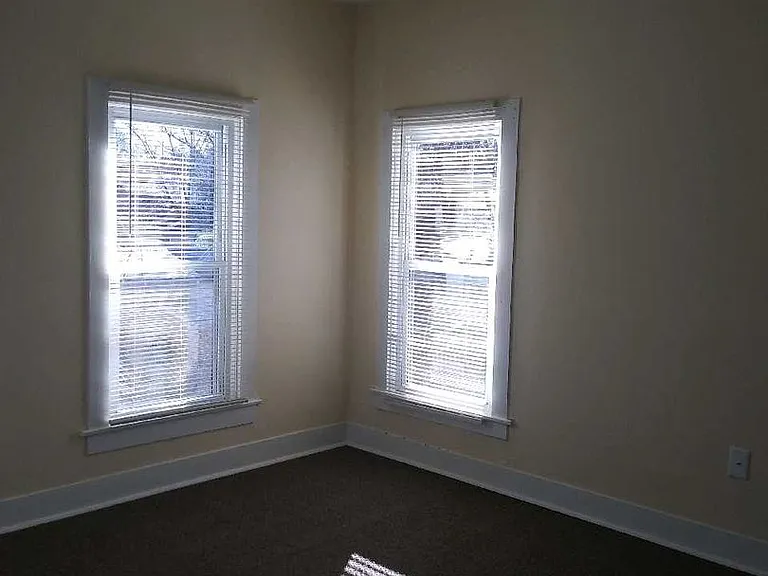 1307 Jackson St — Photo 6