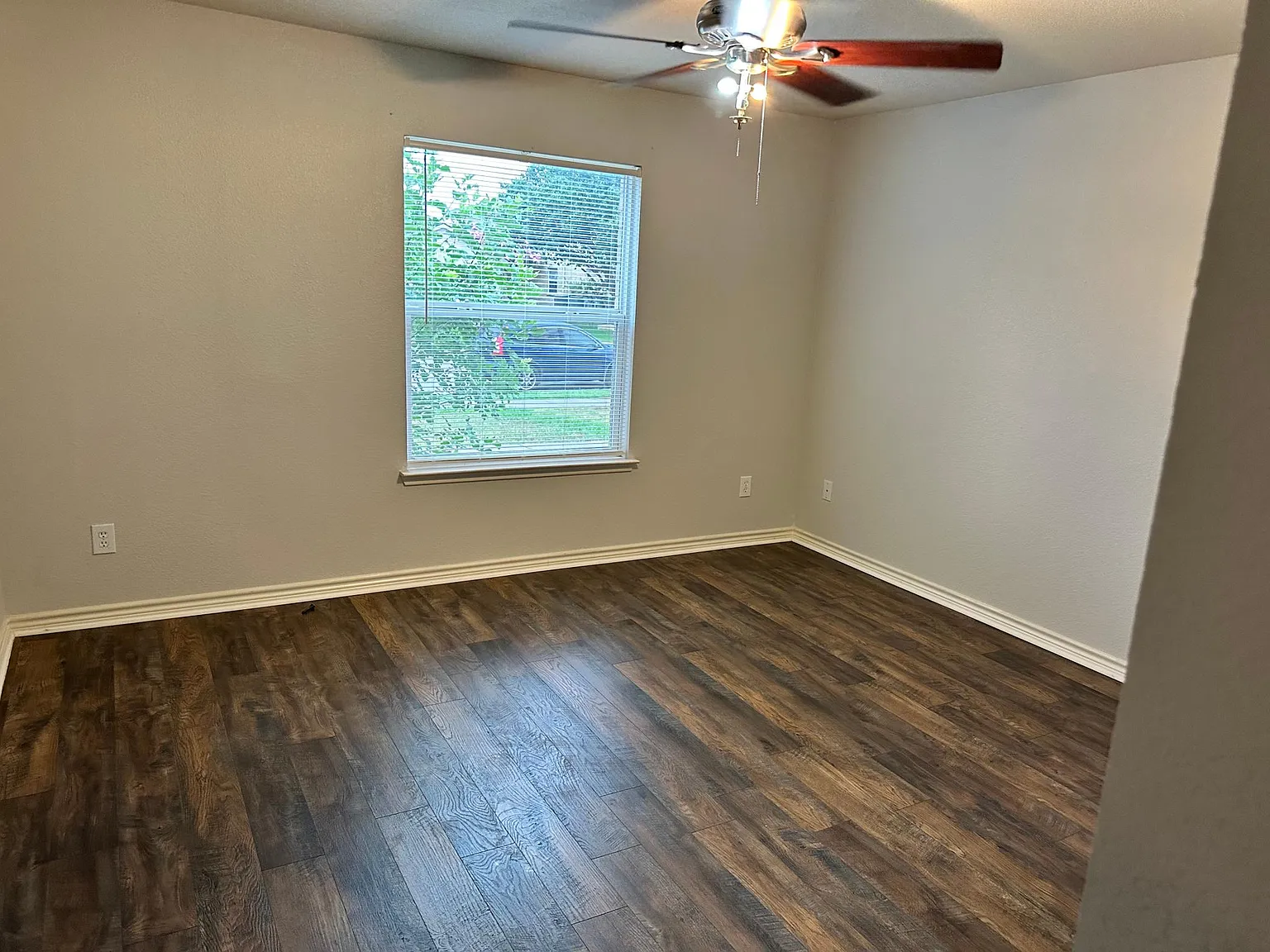 4 bed, 1894 sqft, $2,195 — Photo 4