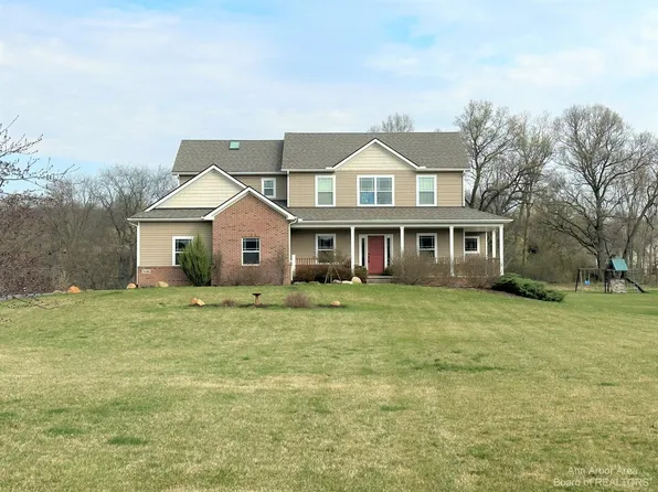 7680 Fox Trace Rd, Dexter, MI 48130