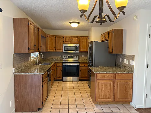 1410 Skyline Dr Photo 1
