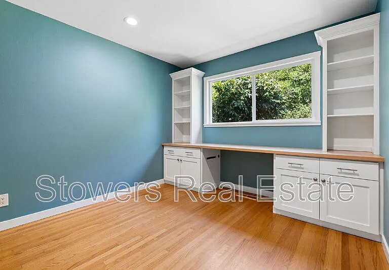 1099 Larch Ave — Photo 23